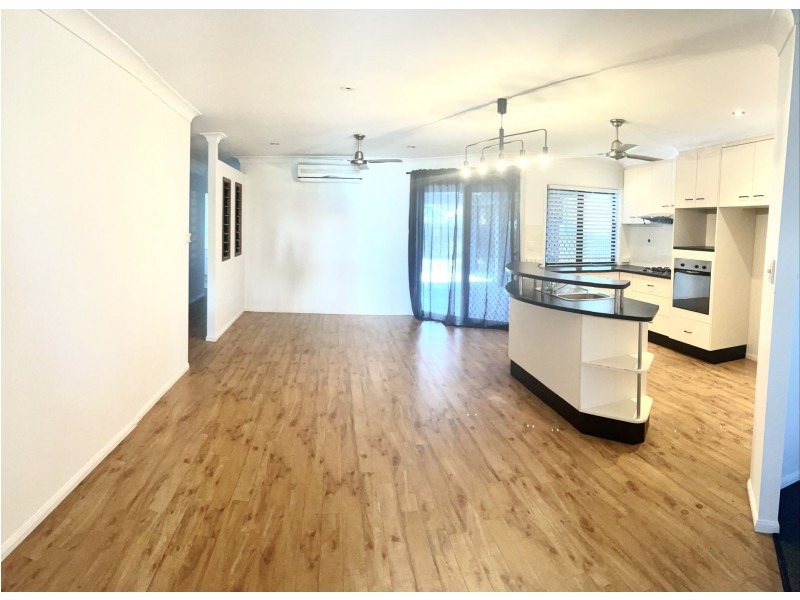 19 Sheerwater Parade, Douglas QLD 4814