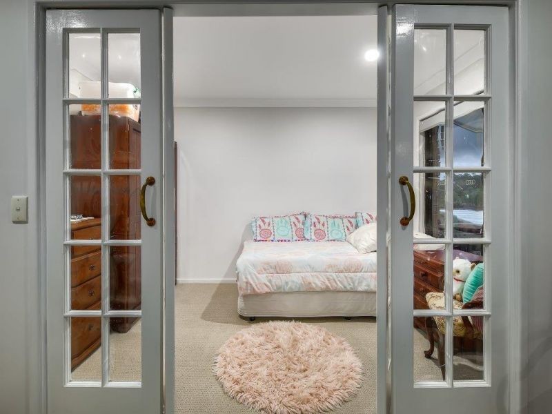 4 Donat Cl, Stafford Heights QLD 4053