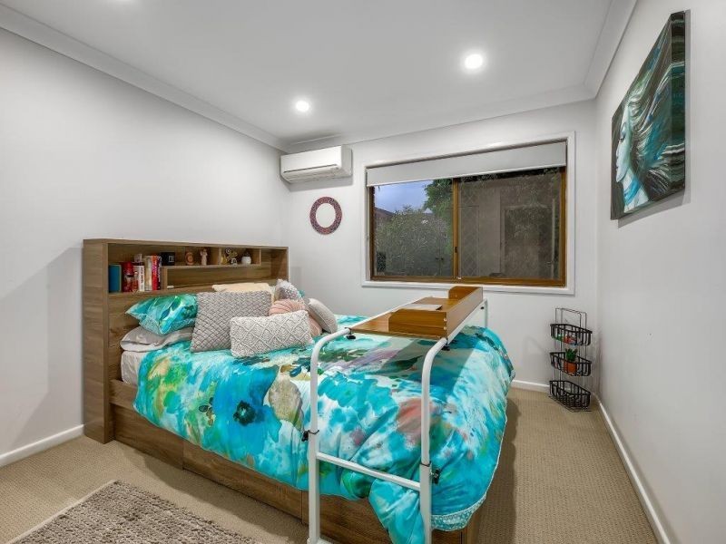 4 Donat Cl, Stafford Heights QLD 4053