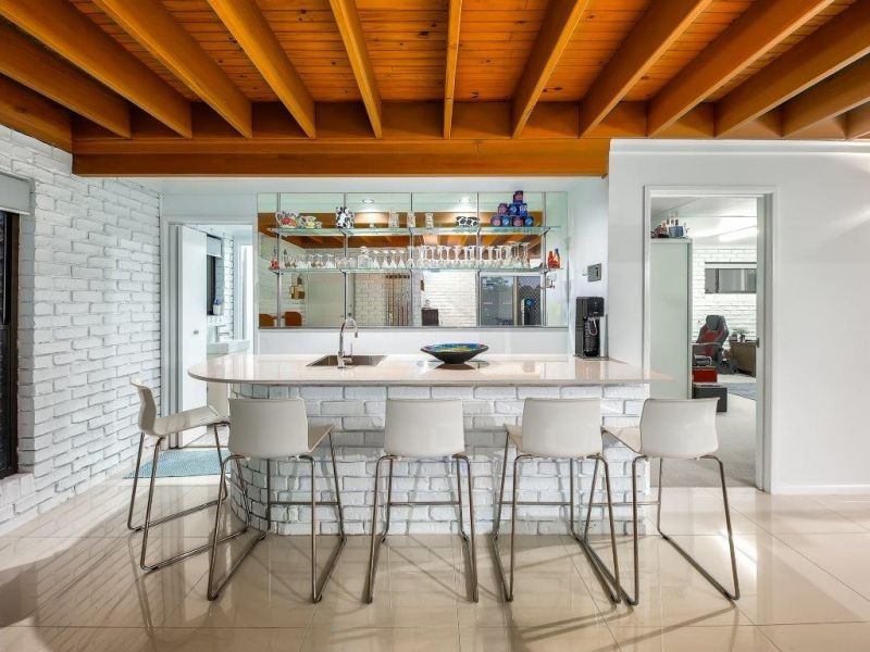 4 Donat Cl, Stafford Heights QLD 4053