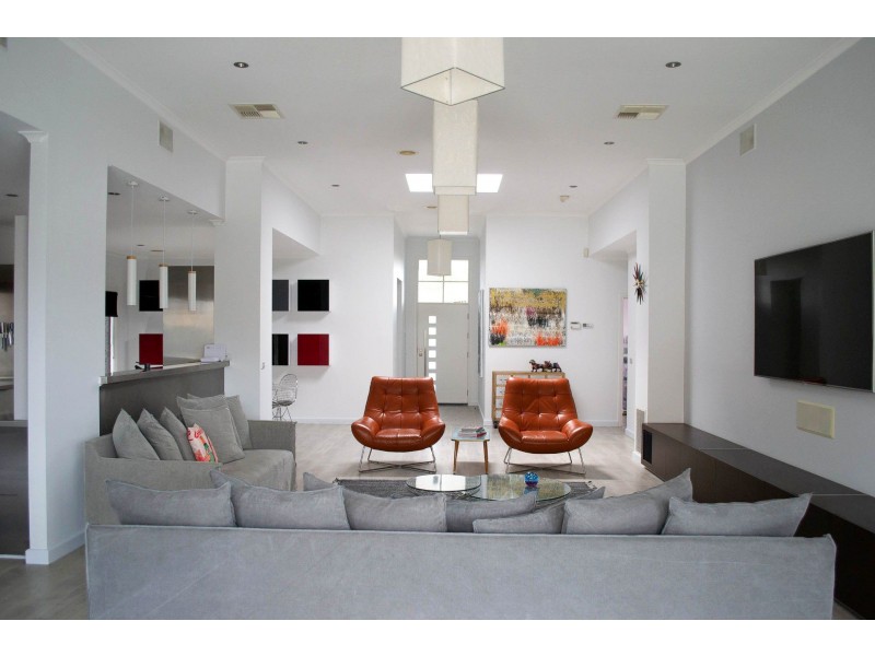 21 Neptune Drive, Point Cook VIC 3030