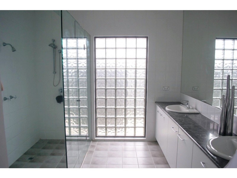 21 Neptune Drive, Point Cook VIC 3030