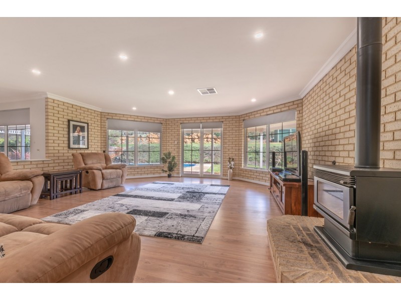 248 Ayrshire Loop, Lower Chittering WA 6084