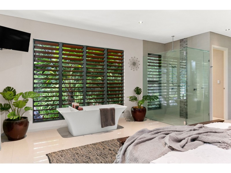 30 Litara Court, Palm Cove QLD 4879