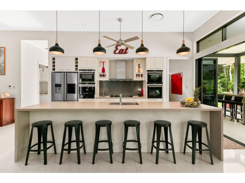 30 Litara Court, Palm Cove QLD 4879