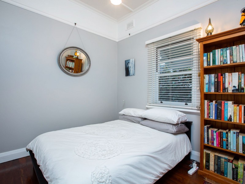 16 Sampson Road, Bunbury WA 6230