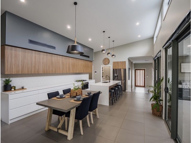 17 Torulosa Road, The Oaks NSW 2570