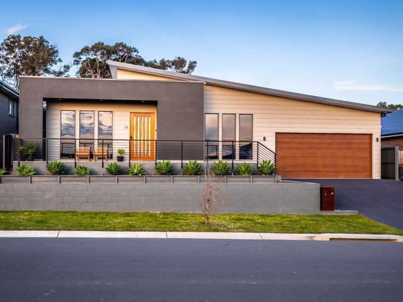 17 Torulosa Road, The Oaks NSW 2570