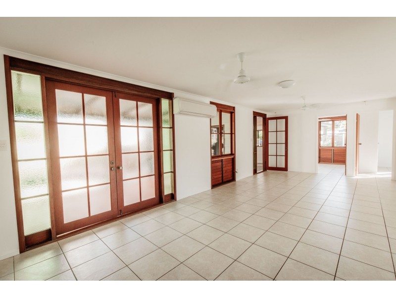 14 Cairnwell Street, Smithfield QLD 4878