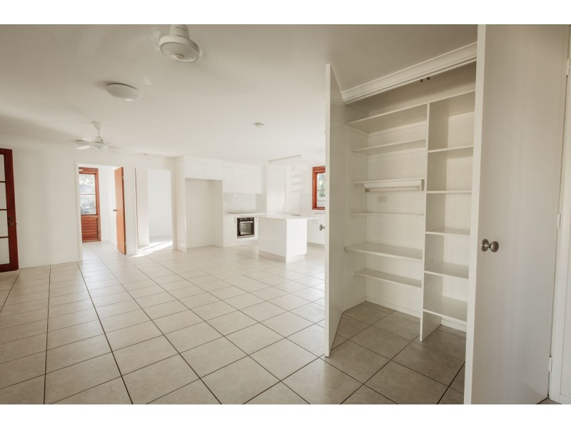 14 Cairnwell Street, Smithfield QLD 4878