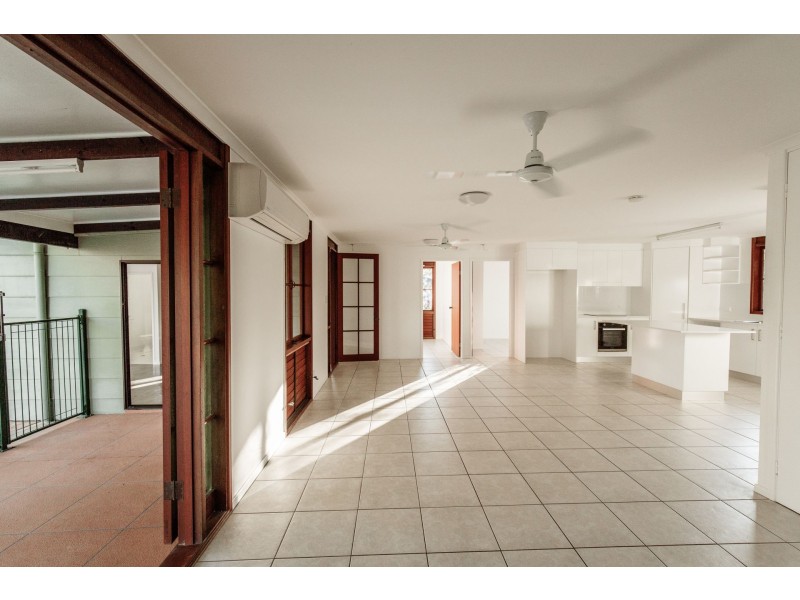 14 Cairnwell Street, Smithfield QLD 4878