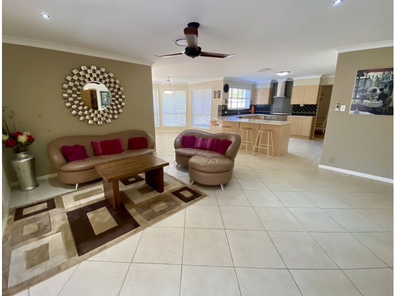 34 Jamieson Place, Brookfield QLD 4069