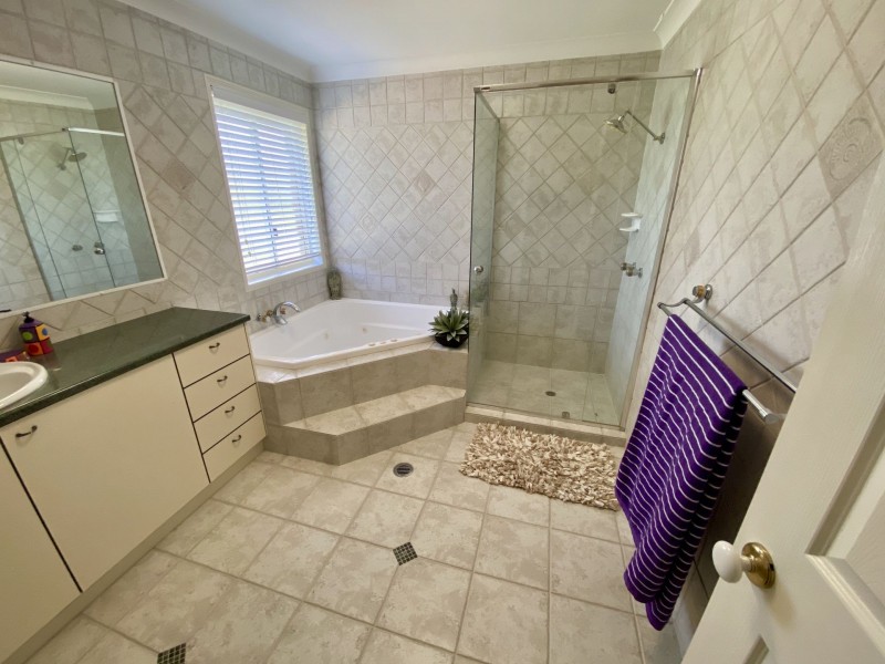 34 Jamieson Place, Brookfield QLD 4069