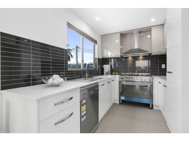 8/24 Wallace Street, Chermside QLD 4032
