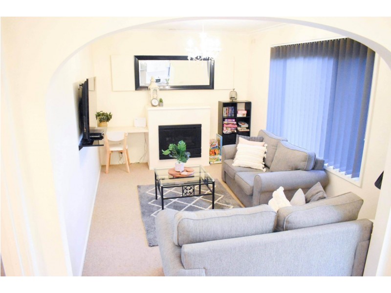 1/14 Carolin St, Flora Hill VIC 3550