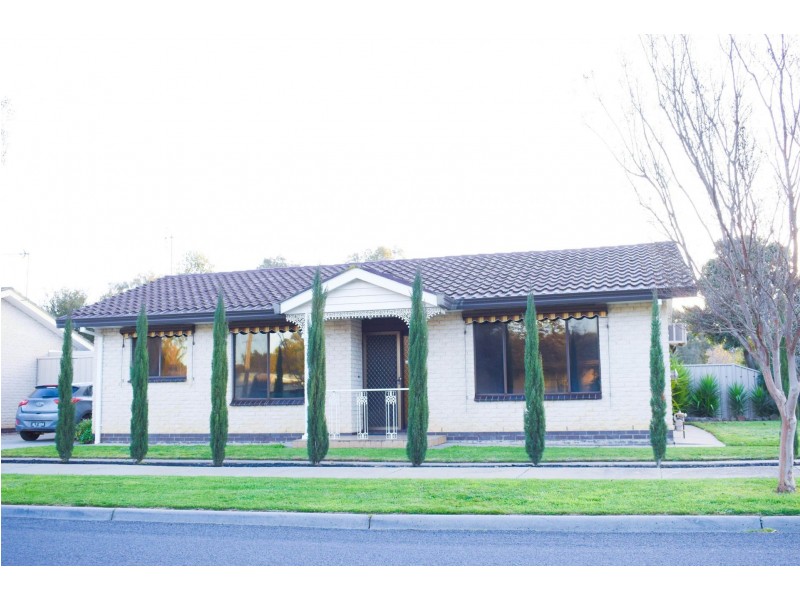 1/14 Carolin St, Flora Hill VIC 3550