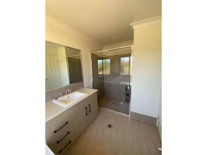 5 Wilkinson Place, Grantham QLD 4347