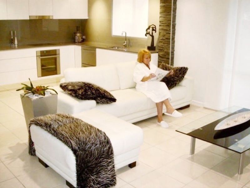 11/19 Federation Avenue, Broadbeach QLD 4218