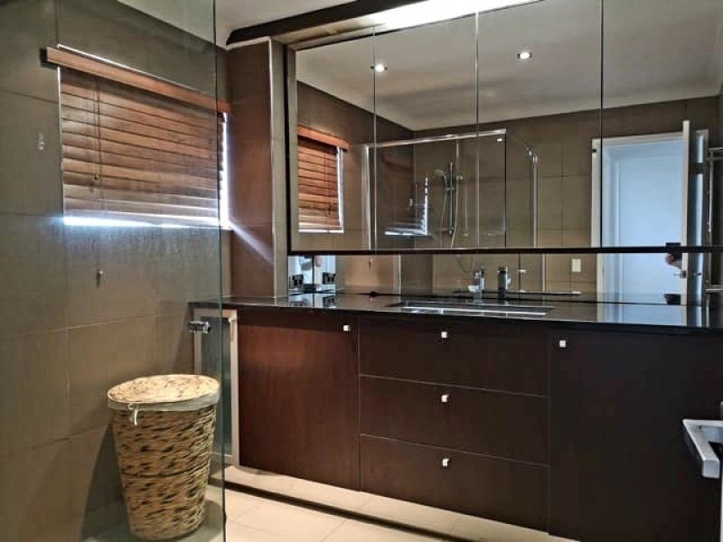 11/19 Federation Avenue, Broadbeach QLD 4218