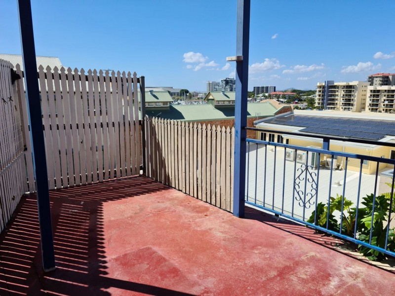2/22 Melton Terrace, Townsville City QLD 4810