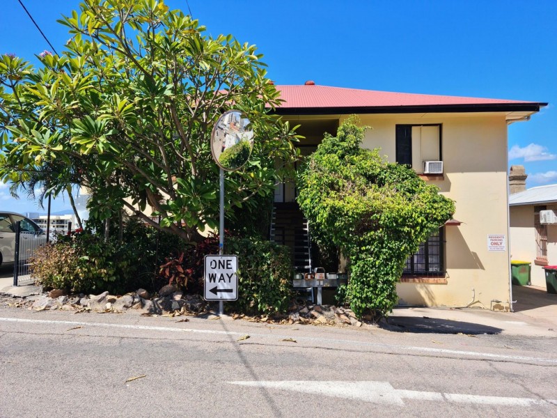 2/22 Melton Terrace, Townsville City QLD 4810