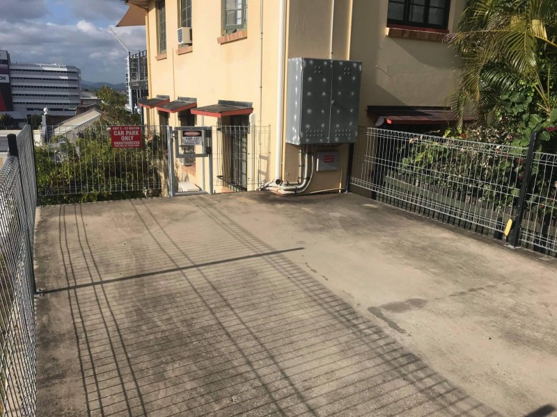 2/22 Melton Terrace, Townsville City QLD 4810