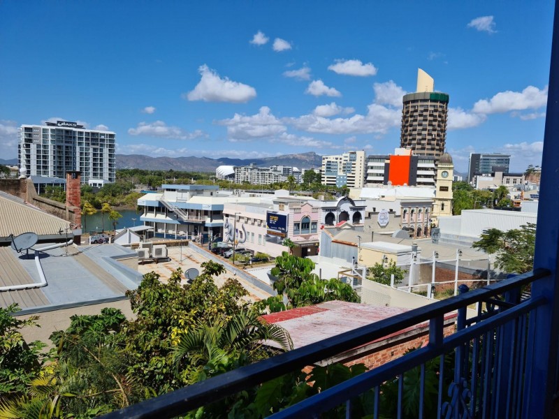 2/22 Melton Terrace, Townsville City QLD 4810