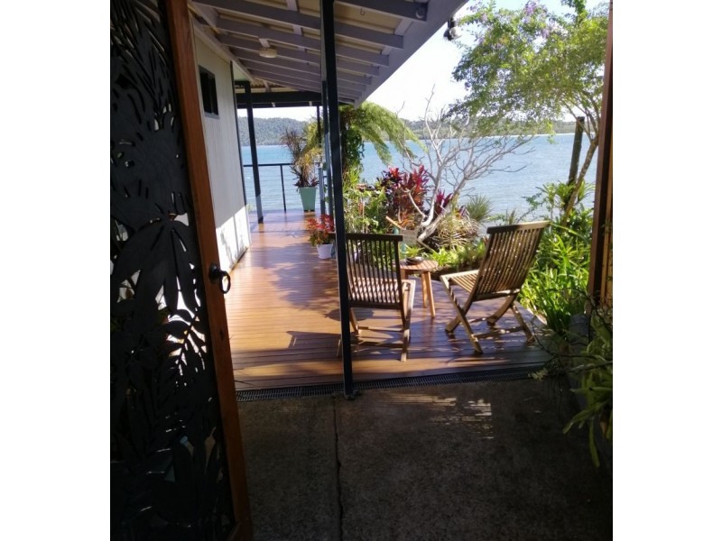 3 Alice st, Flying Fish Point QLD 4860