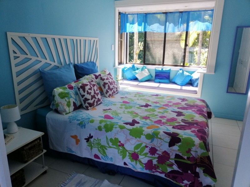 3 Alice st, Flying Fish Point QLD 4860