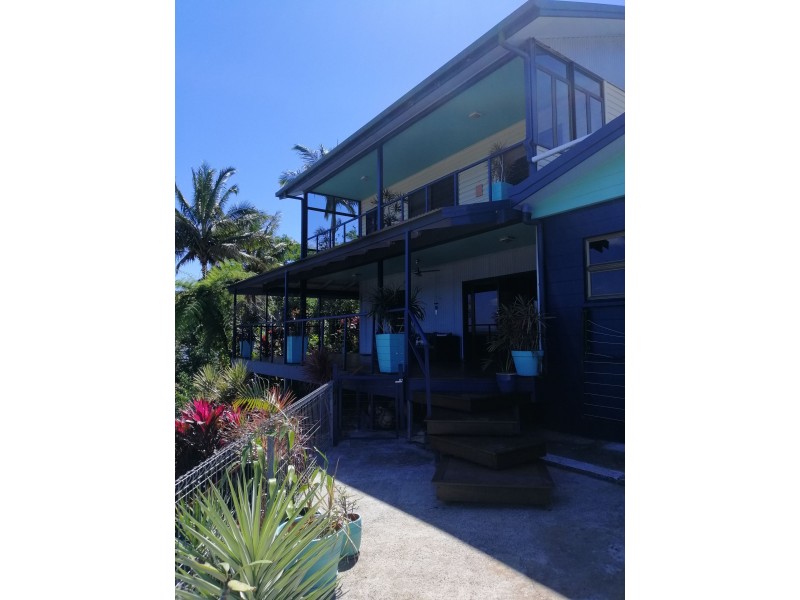 3 Alice st, Flying Fish Point QLD 4860