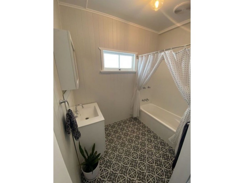 3 Sands Tce, North Mackay QLD 4740