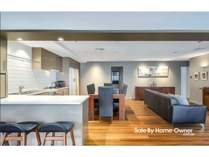 42 Forsyth St, Fairfield QLD 4103