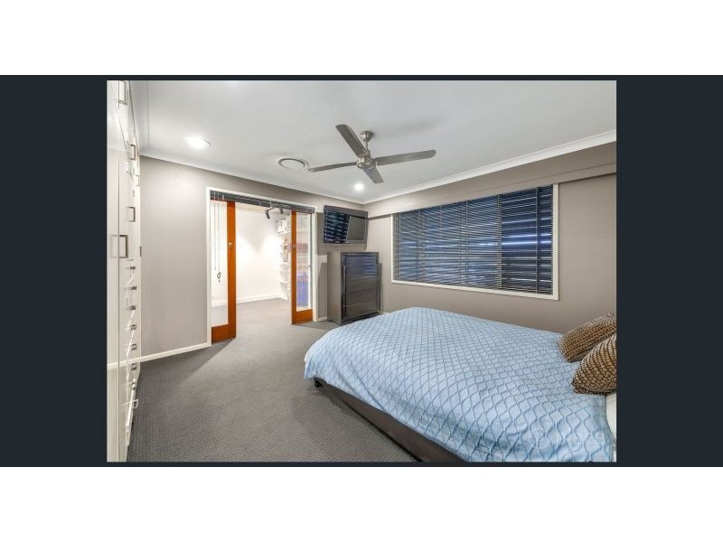 42 Forsyth St, Fairfield QLD 4103