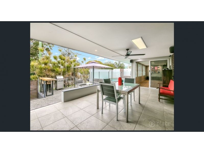 42 Forsyth St, Fairfield QLD 4103