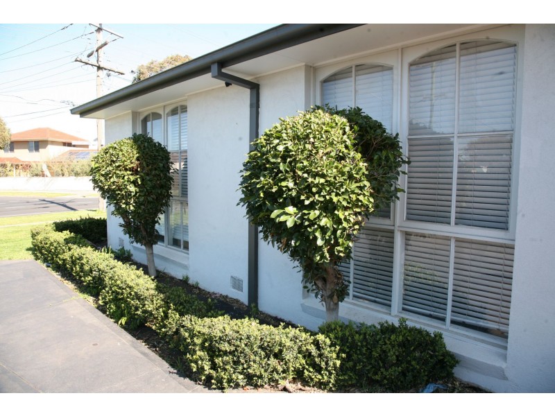 77 south circular road, Gladstone Park VIC 3043