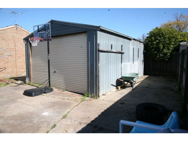 77 south circular road, Gladstone Park VIC 3043