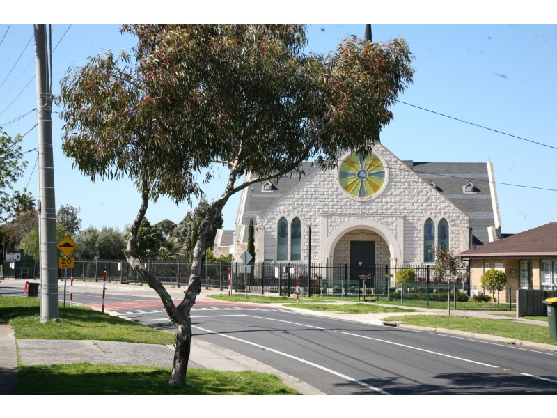 77 south circular road, Gladstone Park VIC 3043