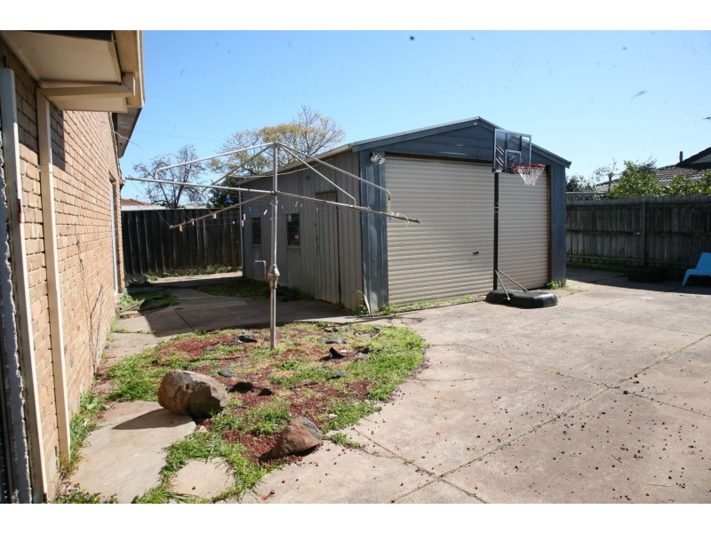77 south circular road, Gladstone Park VIC 3043