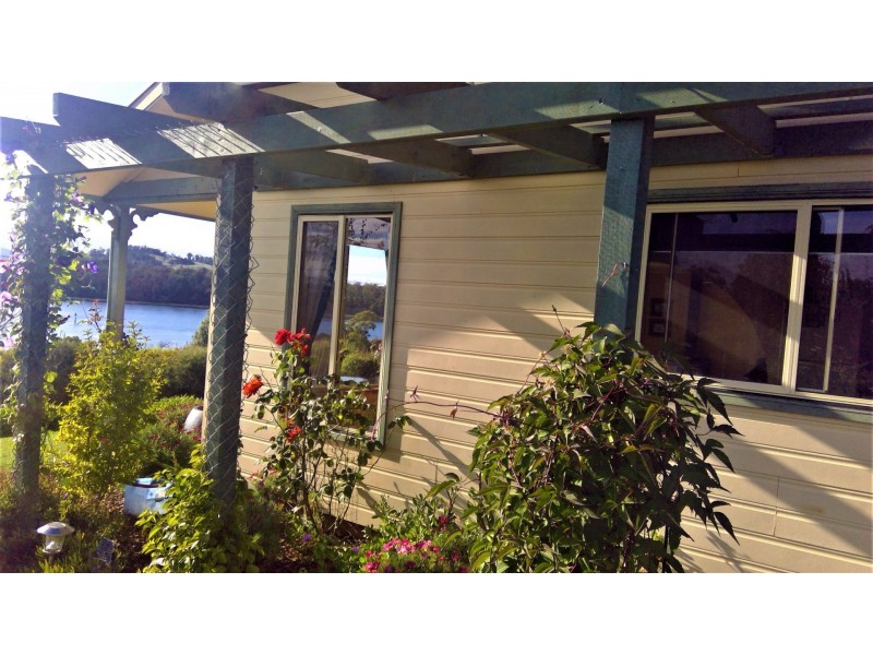 183 Gravelly Beach Road, Blackwall TAS 7275
