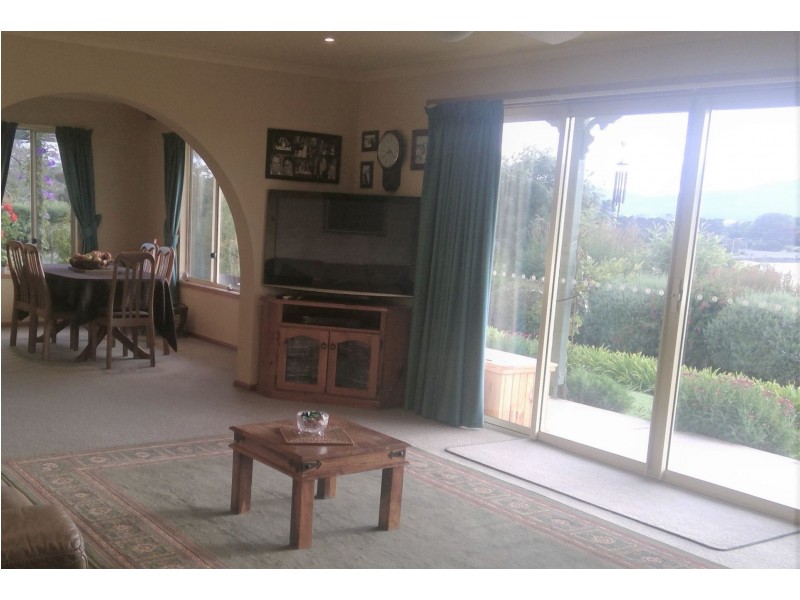 183 Gravelly Beach Road, Blackwall TAS 7275