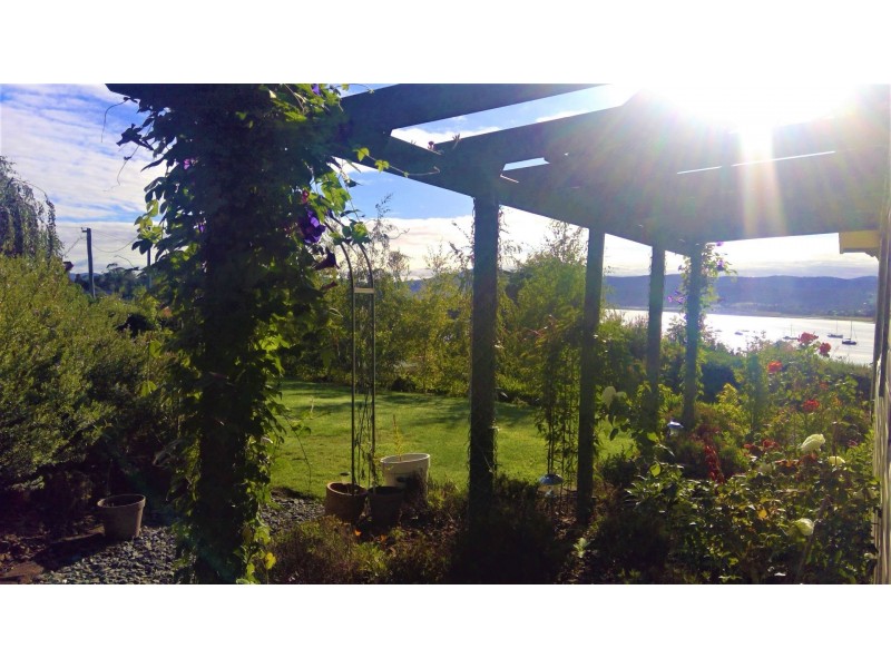 183 Gravelly Beach Road, Blackwall TAS 7275