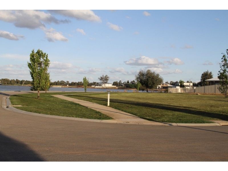 1 Shoreline Place, Yarrawonga VIC 3730