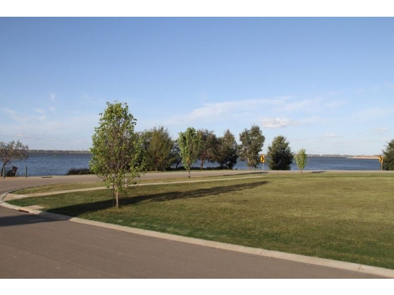 1 Shoreline Place, Yarrawonga VIC 3730