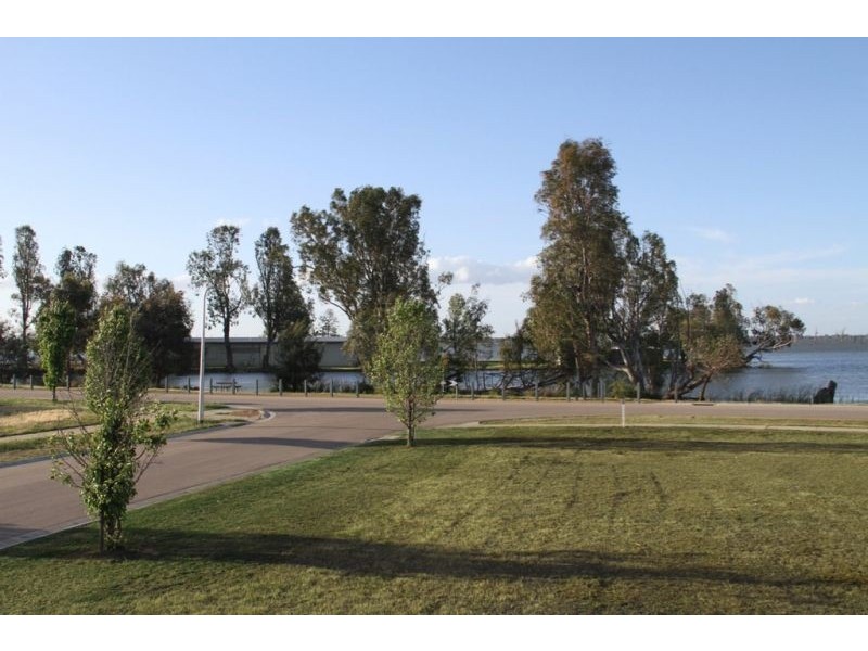 1 Shoreline Place, Yarrawonga VIC 3730