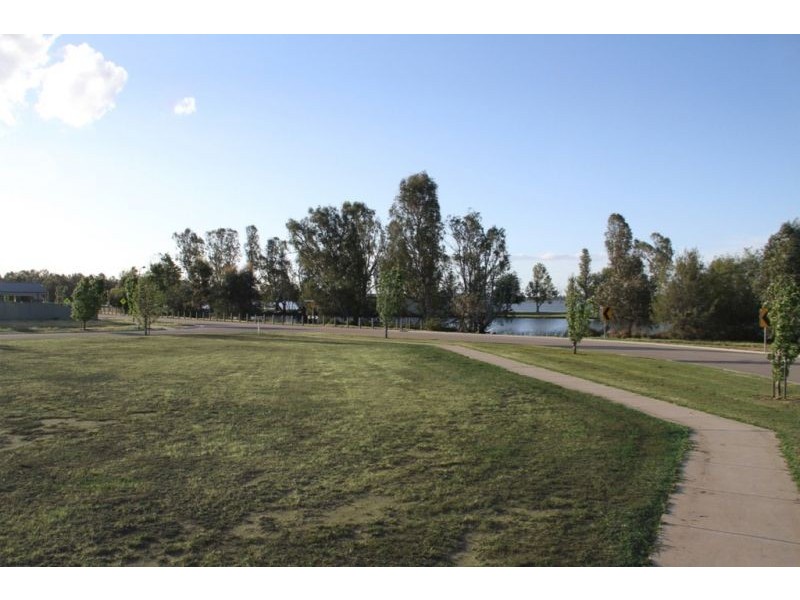 1 Shoreline Place, Yarrawonga VIC 3730