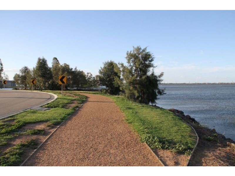 1 Shoreline Place, Yarrawonga VIC 3730