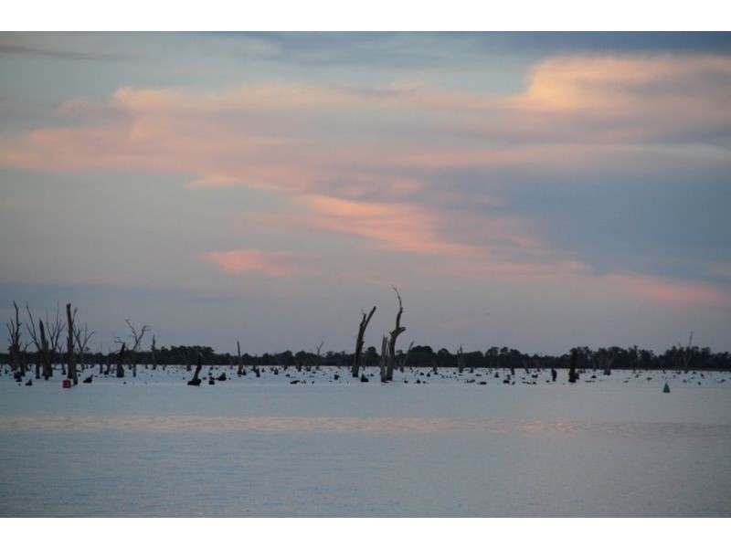 1 Shoreline Place, Yarrawonga VIC 3730