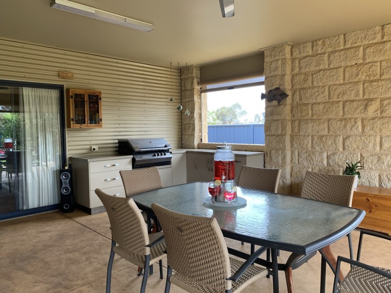 15 Keith Payne Court, Loxton SA 5333