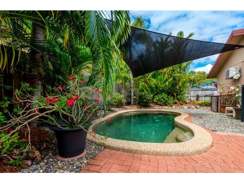 2 Tydeman Crescent, Clifton Beach QLD 4879