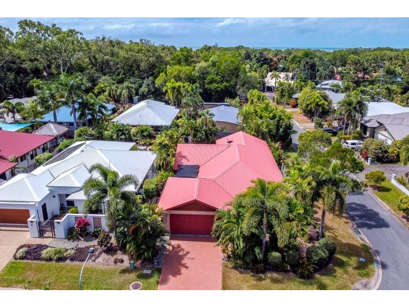 2 Tydeman Crescent, Clifton Beach QLD 4879